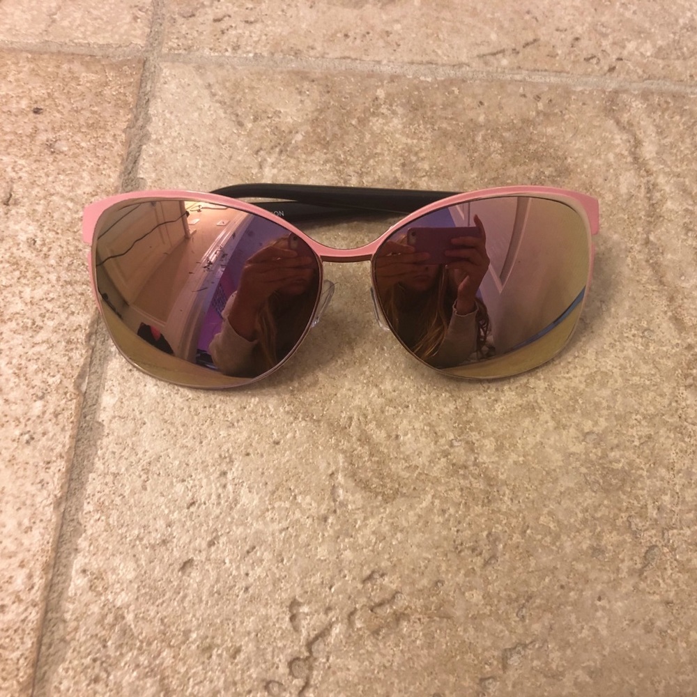Pink fashionable sunglasses